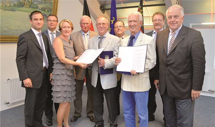 MdL Marcel Hürter, Horst Gies, Beate Reich, Karl Wolf, Helmut Ruthe, Joachim Titz, Alwin Krause, Walter Köbbing und MdL Guido Ernst bei der feierlichen Zeremonie.AB