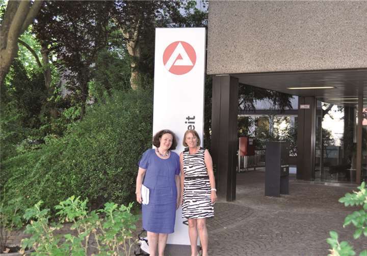 MdL Renate Hendricks (l.) und Marita Schmickler-Herriger, Vorsitzende der Geschäftsführung der Agentur für Arbeit Bonn/Rhein-Sieg, trafen sich erneut zu einem Austausch. Agentur für Arbeit Bonn
