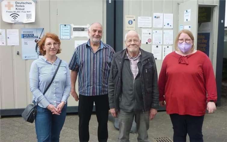 MdL Susanne Müller (1.v.l.) bei einem Rundgang in Schuld.  Foto: privat