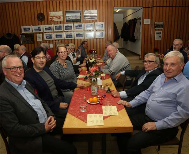 Mdl Fredi Winter, Bürgermeister Michael Mang, Alt-OB Manfred Scherrer und Vorsitzender Klaus Lang.privat