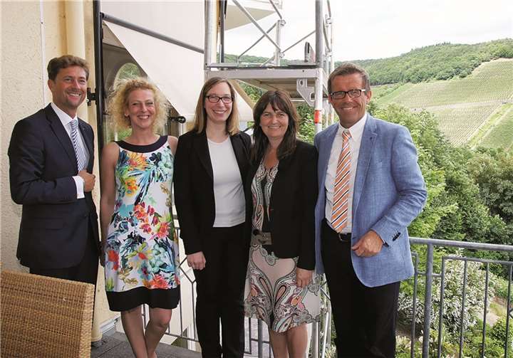 Mechthild Heil MdB (2.v.r.) mit Detlev Odenkirchen (v.l.n.r.) vom MIT-Kreisverband Ahrweiler, Heike Wenzel, Esther Glöde-Volkermann, Hotel „Hohenzollern“ und Gereon Haumann.privat