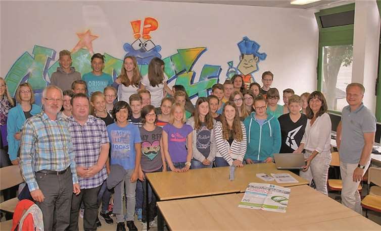 Mechthild Heil MdB am Erich-Klausener-Gymnasium in Adenau. Privat