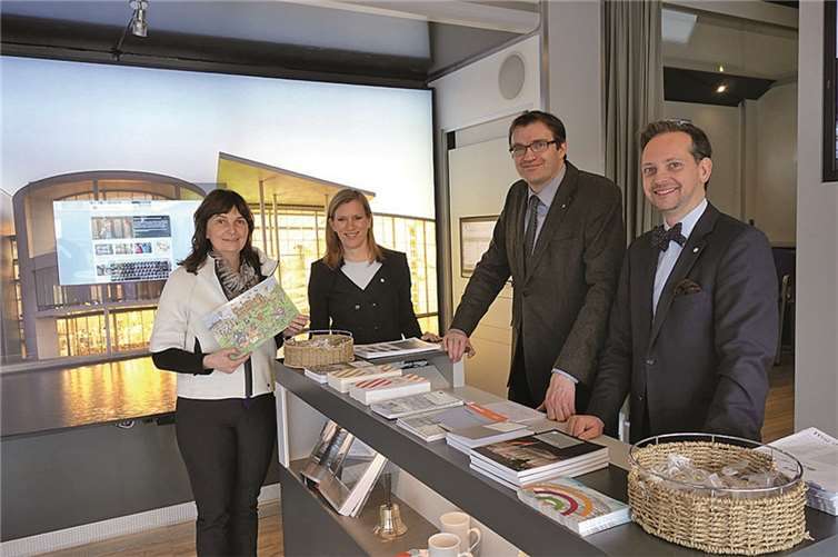 Mechthild Heil MdB begleitet den Start des Infomobils am Paul-Löbe-Haus des Deutschen Bundestages.CDU