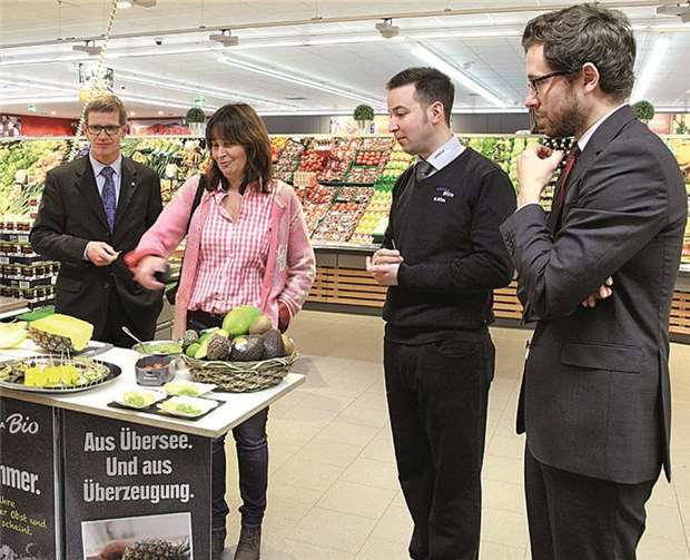 Mechthild Heil bei ihrem Besuch im Edeka in Plaidt. Privat