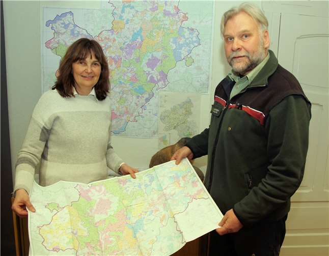 Mechthild Heil traf Winand Schmitz im Forstamt Adenau.  privat