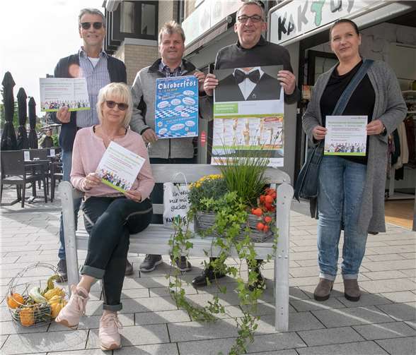 Meckenheimer Verbund und Wirtschaftsförderung laden ein zur 10. Auflage der Meckenheimer Servicewoche (von links): Frank und Claudia Becker, Peter Klee, Willi Wittges-Stoelben und Sonja Krämer.Foto: JOST