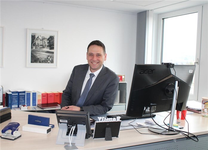 Meckenheims Bürgermeister Sven Schnieber zog nach dem ersten 100 Tagen seiner Amtszeit Bilanz, richtete aber auch den Blick in die Zukunft. Foto: DU