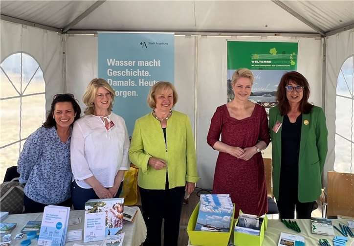 Mecklenburg-Vorpommerns Ministerpräsidentin Manuela Schwesig besuchte den Stand der Stadt.  Foto: Petra Bückner / Stadtverwaltung Lahnstein