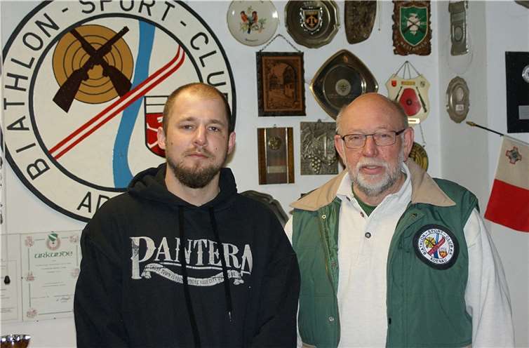 Medaillen mit dem Ordonnanzgewehr für Markus Schäfer und Bernd Eisbach.privat