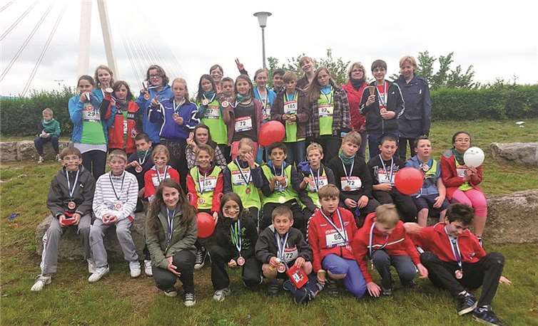 Mehr 35 Schüler der Realschule plus Puderbach nahmen mit Begeisterung am Deichlauf teil. privat