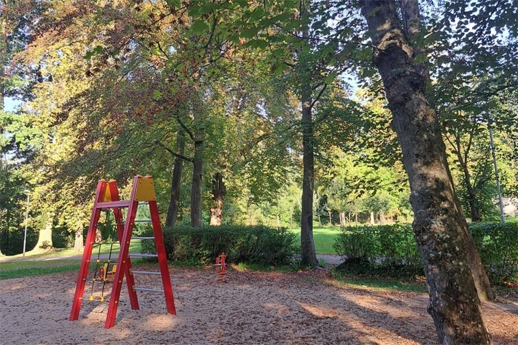 Mehr Schatten auf Rheinbachs Spielplätzen