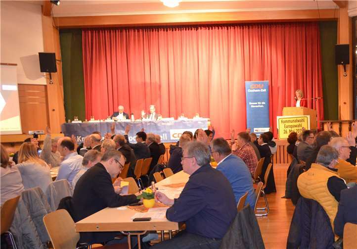 Mehr als 100 Mitglieder trafen sich auf dem Kreisparteitag in Zell.