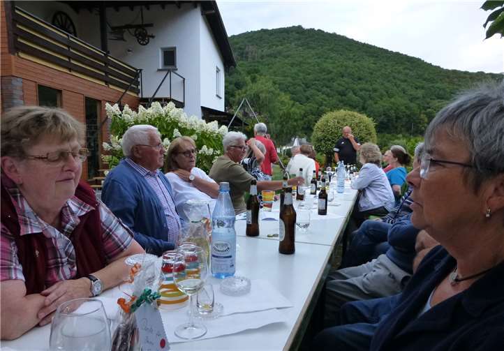 Mehr als 20 Gäste fanden sich im Garten von Familie Hesseler ein. Foto: privat