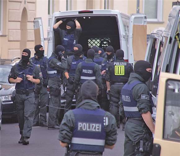 Mehr als 200 Beamtinnen und Beamte waren bei der Großrazzia im Einsatz.