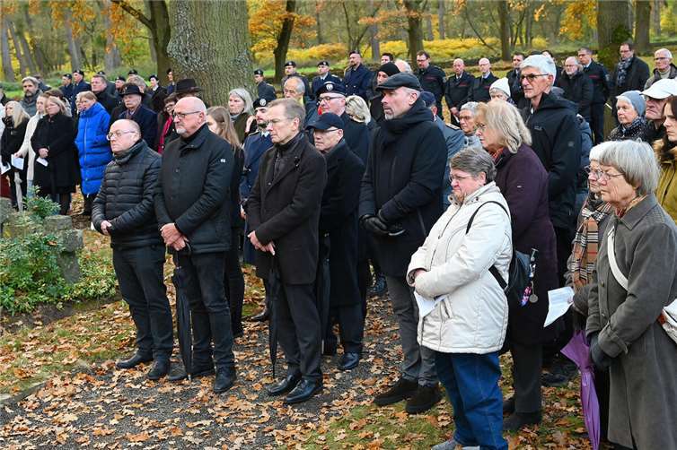Mehr als 200 Gäste waren zur zentralen Gedenkfeier des Kreises Ahrweiler erschienen.