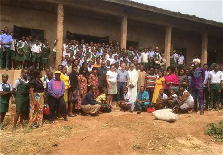Mehr als 200 Kindern wurde seit 2001 der Schulbesuch ermöglicht. Fotos: privat