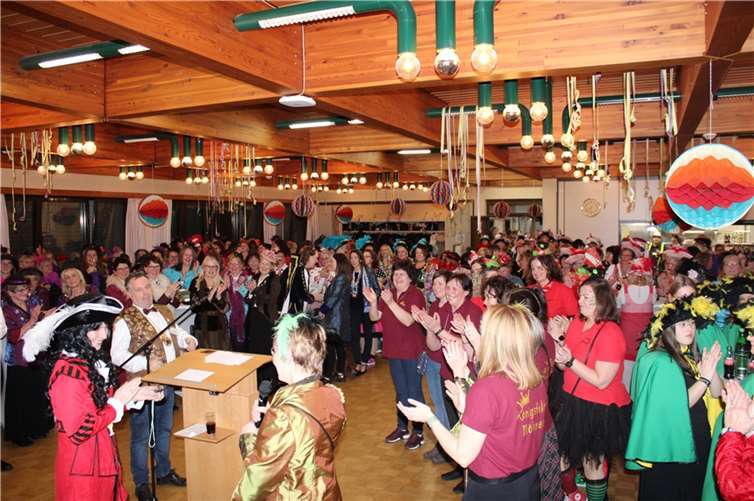 Mehr als 200 Möhnen aus 31 Möhnenvereinen waren nach Bad Neuenahr-Ahrweiler gekommen.