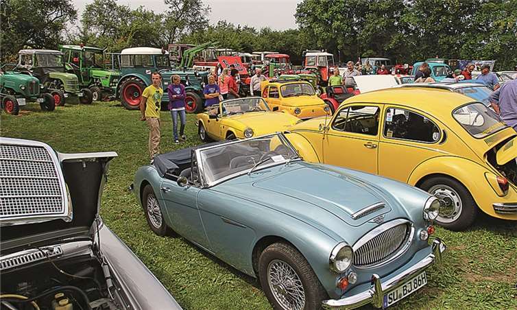 Mehr als 200 Oldtimer konnte man beim 17. Oldtimer-Veteranentreffen in Wormersdorf bestaunen.STEIN