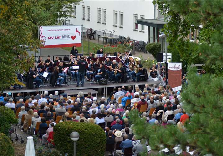 Mehr als 300 Zuschauer waren zum Benefizkonzert gekommen.