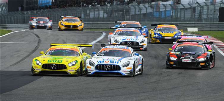 Mehr als 35 Supersportwagen sind am kommenden Wochenende im Rahmen des ADAC GT Masters am Nürburgring zu sehen. Bis zu 5.000 Zuschauer dürfen live vor Ort sein. Copyright: Gruppe C