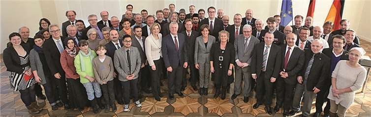 Mehr als 50 Vertreter unterzeichneten die gemeinsame Erklärung des "Bündnis für Toleranz und Weltoffenheit". Alexander Sell / Staatskanzlei RLP