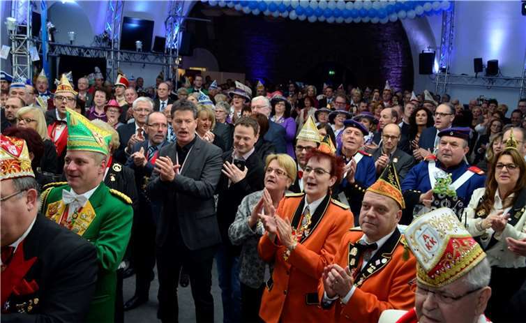 Mehr als 500 Gäste hatten die Gülser Husaren zum Prinzenempfang in den Kuppelsaal der Festung Ehrenbreitstein eingeladen.