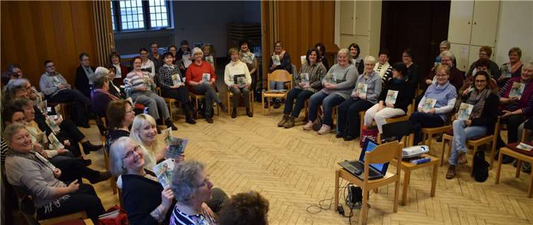 Mehr als 60 Vertreterinnen aus evangelischen und katholischen Kirchengemeinden holten sich in Bad Ems Anregungen zur Gestaltung des diesjährigen Weltgebetstages in ihren Ortschaften, der Surinam in den Focus rückt.Dekanat Nassauer Land