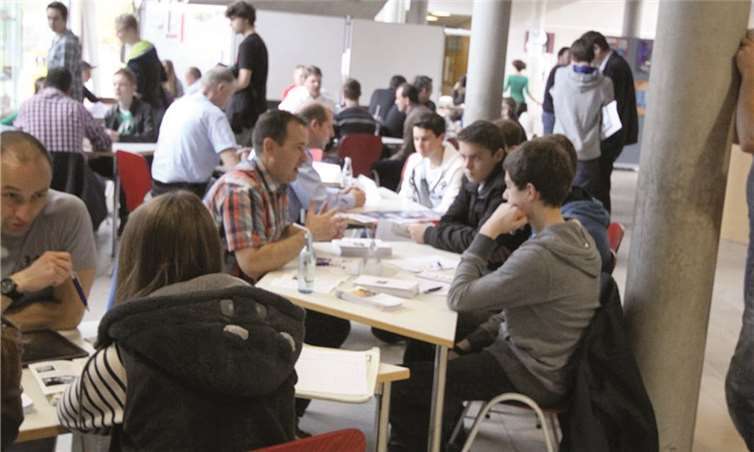 Mehr als 80 Eltern erklärten sich bereit, ihren Berufsalltag vorzustellen. privat