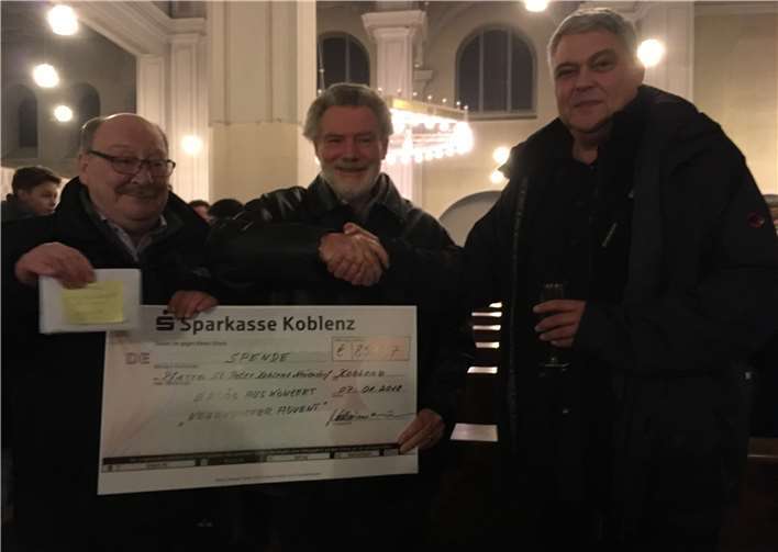 Mehr als 850 Euro konnten übergeben werden.