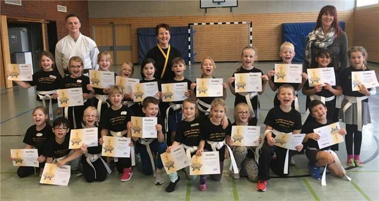 Mehr als ein Selbstverteidigungskurs: Die Kinder lernten auch den Einsatz der Stimme als „Waffe“, das richtige Verhalten in Notfallsituationen und die Bedeutung von Zusammenhalt. privat