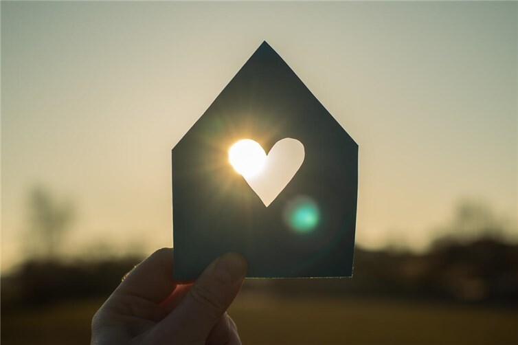 Mehr davon: „Herzenssache Wohnungsbau“. Gerade Sozialwohnungen garantieren günstiges Wohnen. Vor allem Azubis und Studierende sind darauf angewiesen. Aber immer häufiger auch Ältere, die sich ihre bisherige Wohnung nicht mehr leisten können, wenn sie in Rente gehen, sagt die IG BAU Koblenz-Bad Kreuznach.Foto:IG Bau Nils Hillebrand