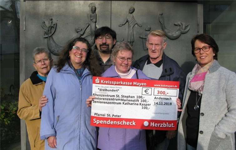 Mehrere Altenheime durften sich über eine Spende der Pfarrei St. Peter freuenPrivat