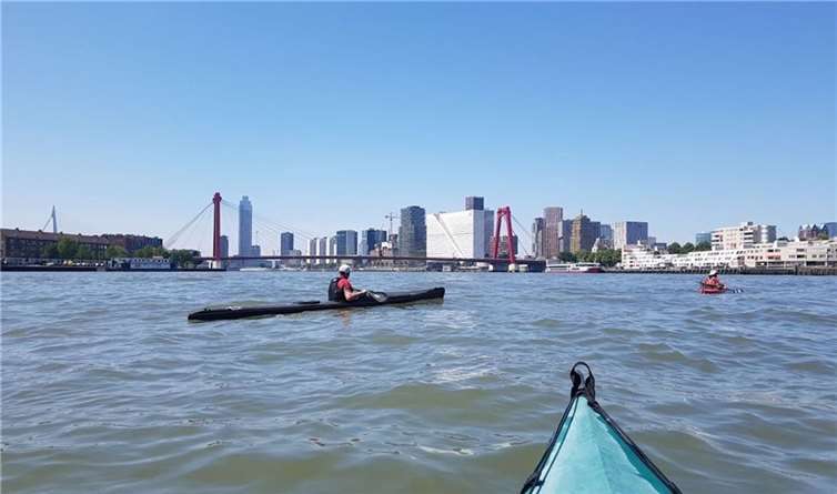 Mehrere Kanusportler des WSV Remagen machten sich auf den Weg zur Rheinmündung.  Foto: Christian Zentis
