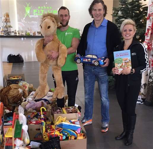 Mehrere hunderte Spielsachen sowie Plüschtiere, Spiele und Bücher wurden, sehr zur Freude von Maggy Kukulski und ihrem Team, gespendet.