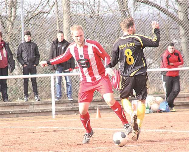 Mehrfach ins Leere liefen die Spieler des TSV Lay beim Derby gegen den SV Untermosel. Am Ende siegte der SVU verdient mit 2:1. TH