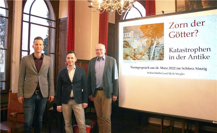 Meik Stiegler (v.l.), Achim Habbel und Hardy Rehmann beim Turmgespräch im Schloss. Foto: HG