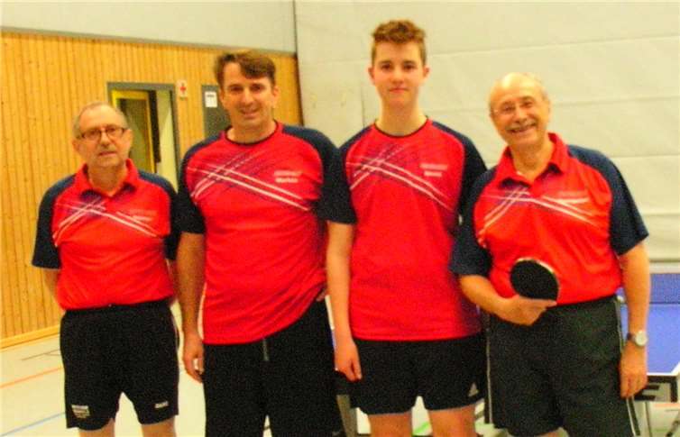 Meister der 4. Kreisklasse (v. l.): Günter Verlage, Markus Zeus, Alexej Oligschläger und Hanspeter Führer. Foto: privat