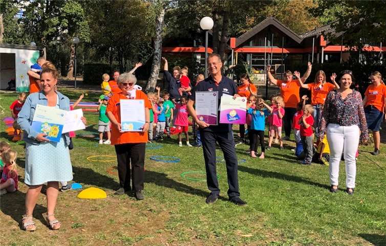 Melanie Rebmann-Rübo, Gemeinnützige Evangelische Gesellschaft, Sabine Liebchen, Ev. Familienzentrum Maria Magdalena, Thomas Wicht, SSV Heimerzheim, Claudia Müller-Bück (von links).Foto: SSV Heimerzheim