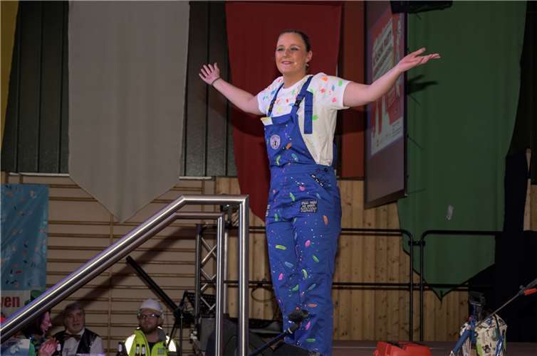 Melina Möhlich warf einen müsanten Blick auf die Renovierungsmaßnahmen in ihrer neuen Wohnung .