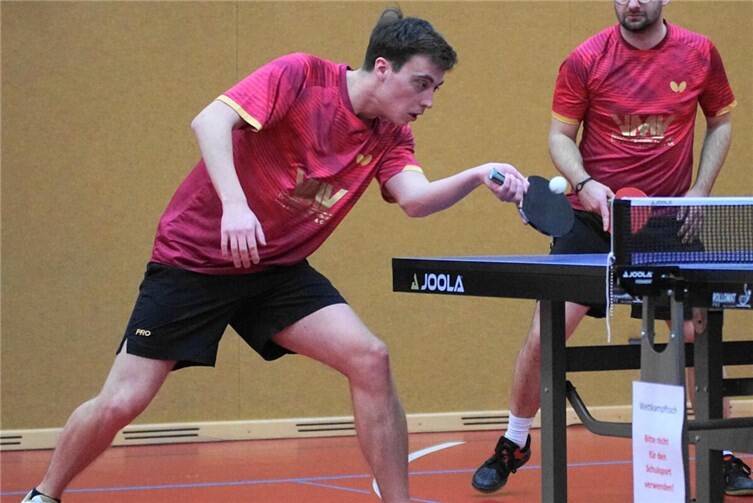 Mendiger Doppel Lukas Kalt (l.) / Jan Hillesheim beim Sieg über die favorisierten Mündersbacher.Foto: M. Schreiber