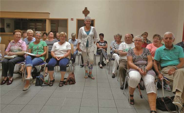 Menschen mit Demenz verstehen lernen - die zahlreichen Gäste erhielten wichtige Tipps und Anregungen zum wertschätzenden Umgang mit erkrankten Menschen.privat