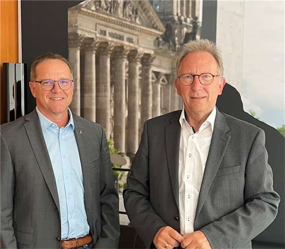 Metsä Tissue Senior Vice President Christoph Zeiler und Erwin Rüddel bei ihrem Treffen in Berlin. Foto: privat