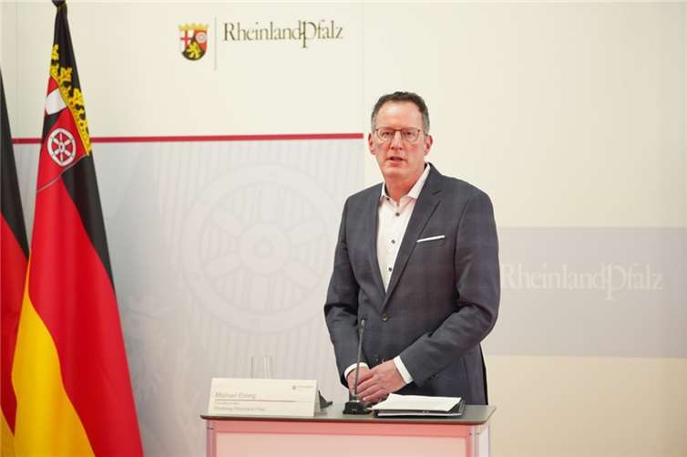 Rheinland-Pfalz wird Flüchtlingen Hilfe leisten und Schutz bieten Michael Ebling, Vorsitzender des Städtetages Rheinland-Pfalz. Foto: © Staatskanzlei RLP/Dinges