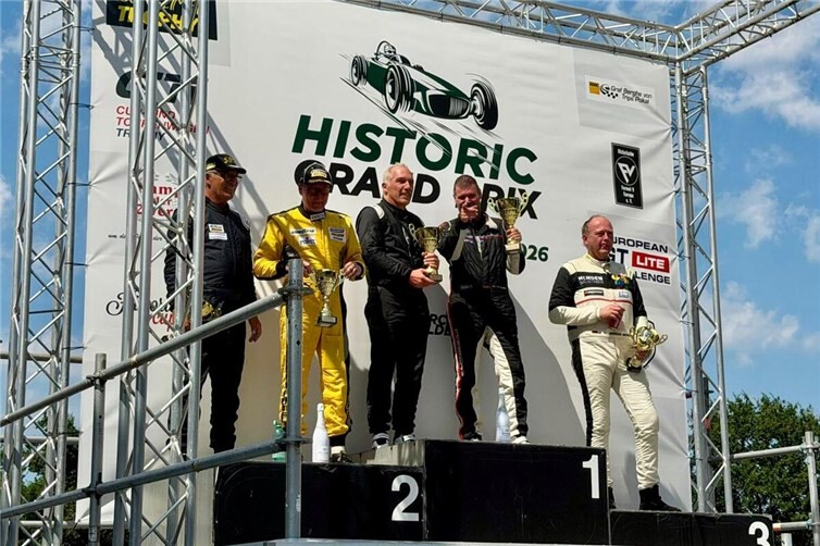 Michael Funke (l) und André Kunkel (r) mit P1 auf dem Podium 