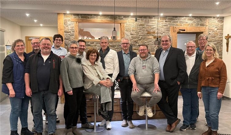 Michael Groß (vierter von rechts) trat bereits bei der Bürgermeisterwahl 2024 an.Foto: privat