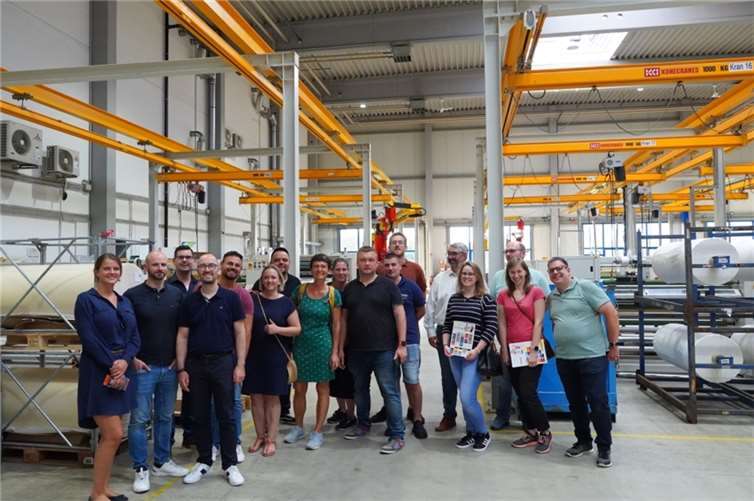 Michael Hildebrandt, Sales Manager, begrüßte mehr als ein Dutzend interessierte Wirtschaftsjunioren. Foto: Felix Kroll, WJ Rhein-Ahr