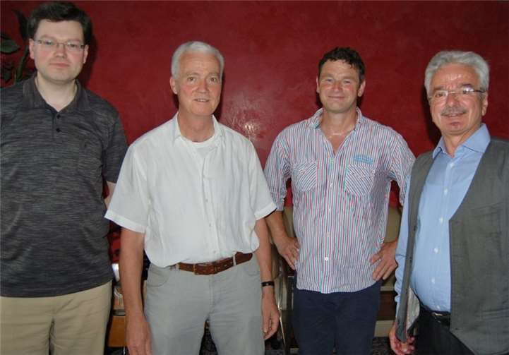 Michael Markolwitz (2.v.l.) entführte die Gäste in die Geschichte Kölns.FA