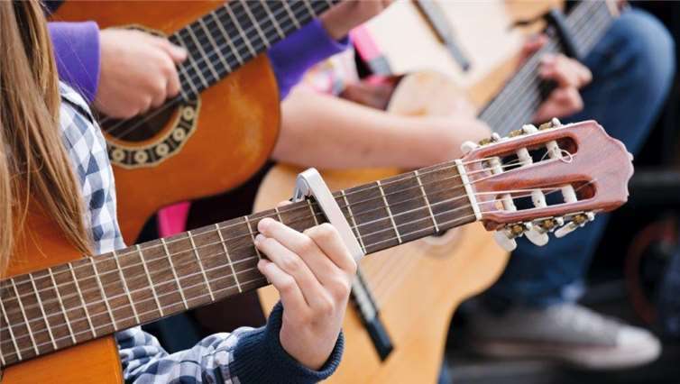 Michael Misterek, Fachlehrer an der Kreismusikschule Mayen-Koblenz, plant einen Klezmer-Kurs für Jugendliche ab 14 Jahren und Erwachsene.Foto:privat