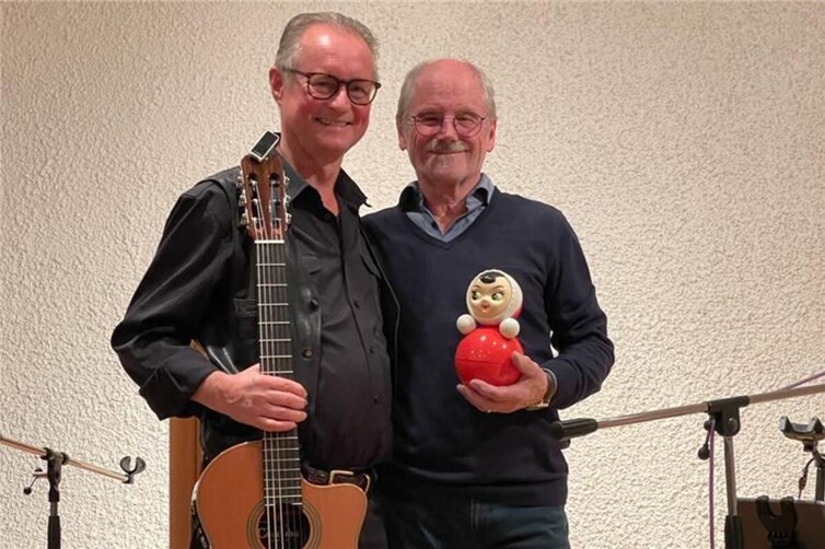 Michael Schaefer (l.) und Friedhelm Kappenstein (r.) erzählen in ihrem literarischen Konzert aus dem Alltag von Demenzerkrankten und deren Angehörigen.
