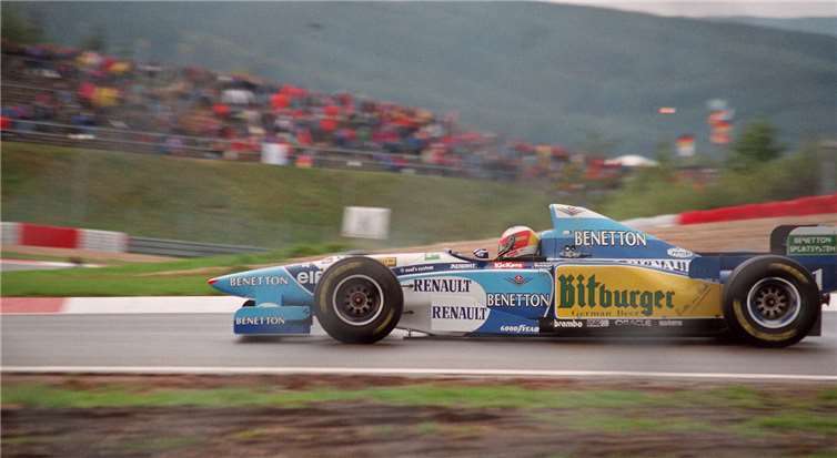 Michael Schumacher gewann 1995 den Großen Preis auf dem Nürburgring und löste eine Begeisterungswelle aus. Mit dem Umstieg auf Mercedes F1 gab es keine Erfolge mehr.